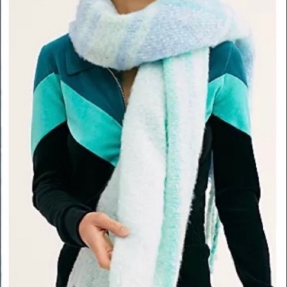 Free People Blanket Scarf Blue - Picture 2 of 3